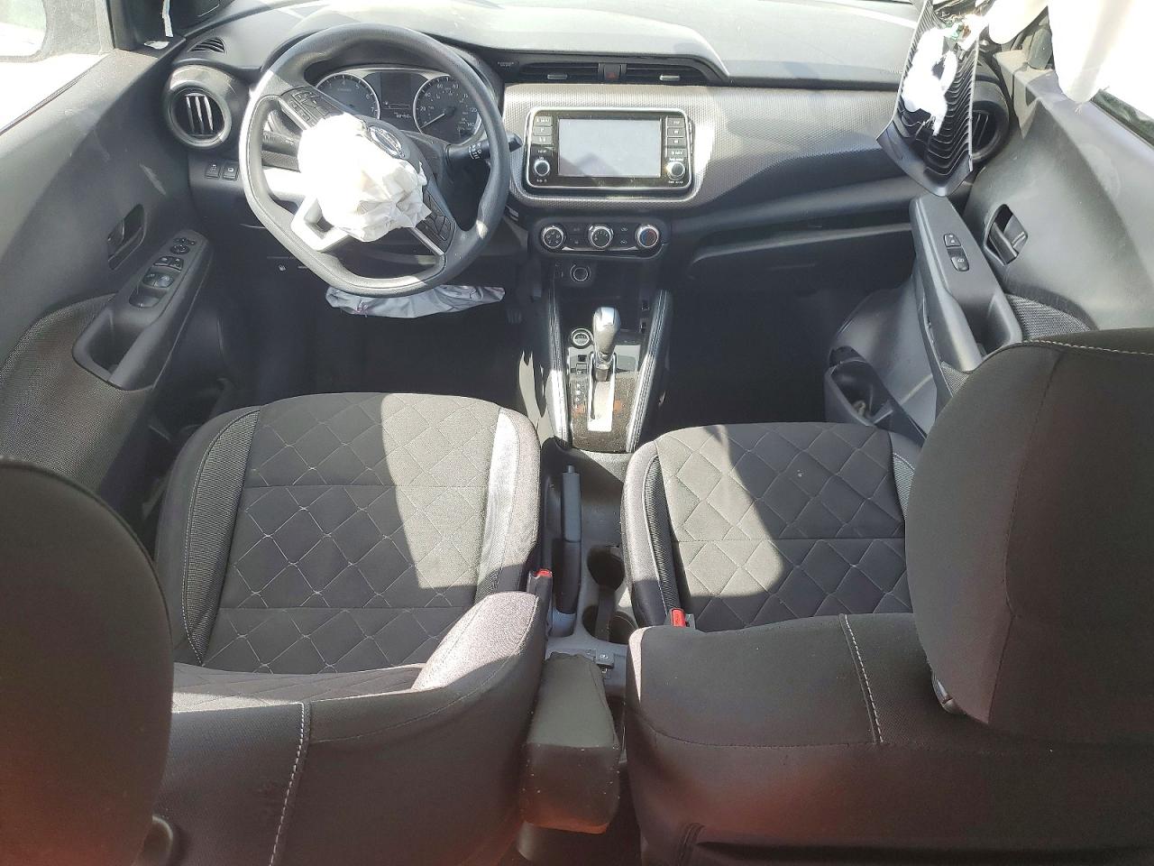 2019 NISSAN KICKS S photo 15