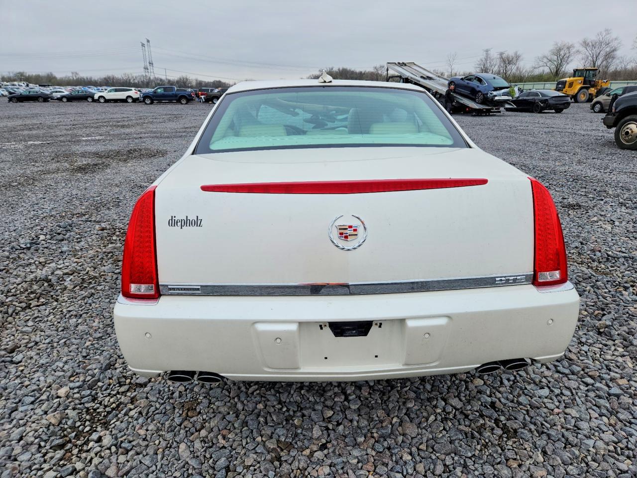 2011 CADILLAC DTS PLATINUM photo 6