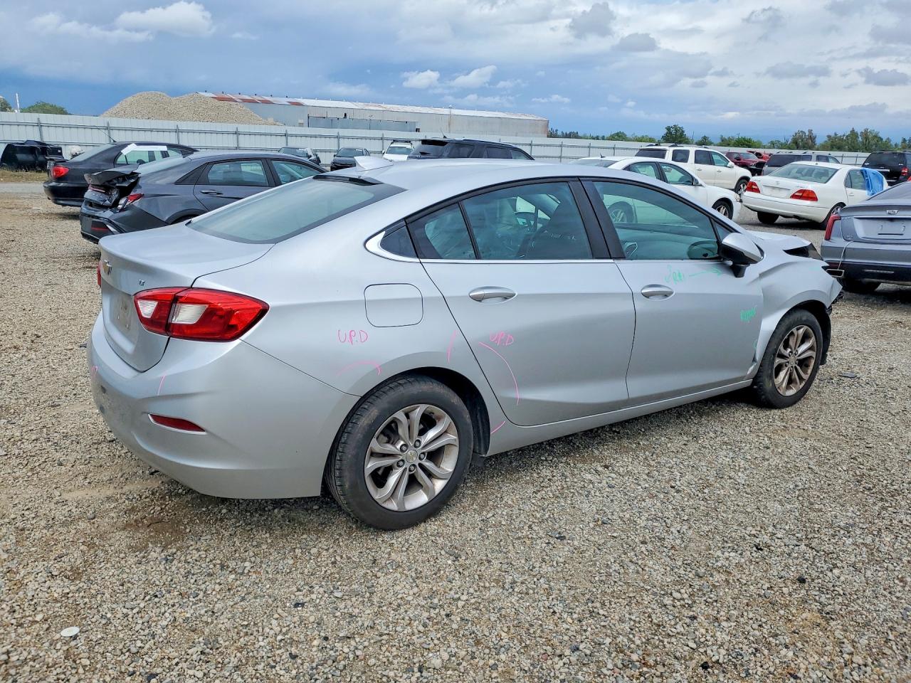 2019 CHEVROLET CRUZE LT photo 5