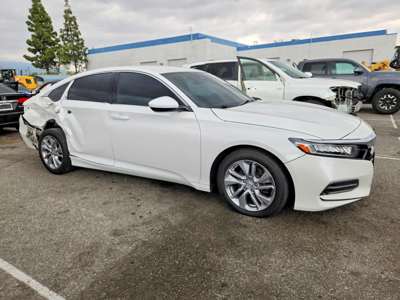 2018 HONDA ACCORD LX photo 4