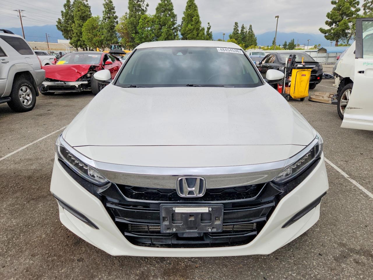 2018 HONDA ACCORD LX photo 5