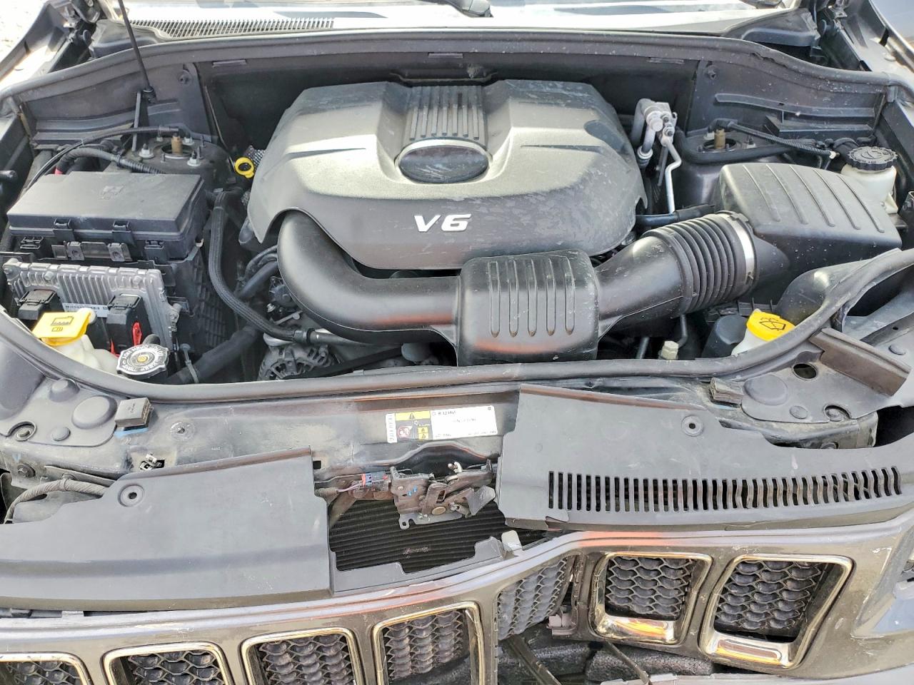 2015 JEEP GRAND CHEROKEE OVERLAND photo 23