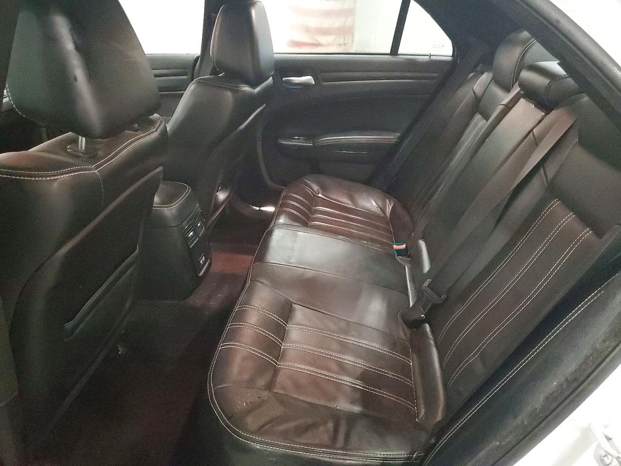 2016 CHRYSLER 300 S photo 28