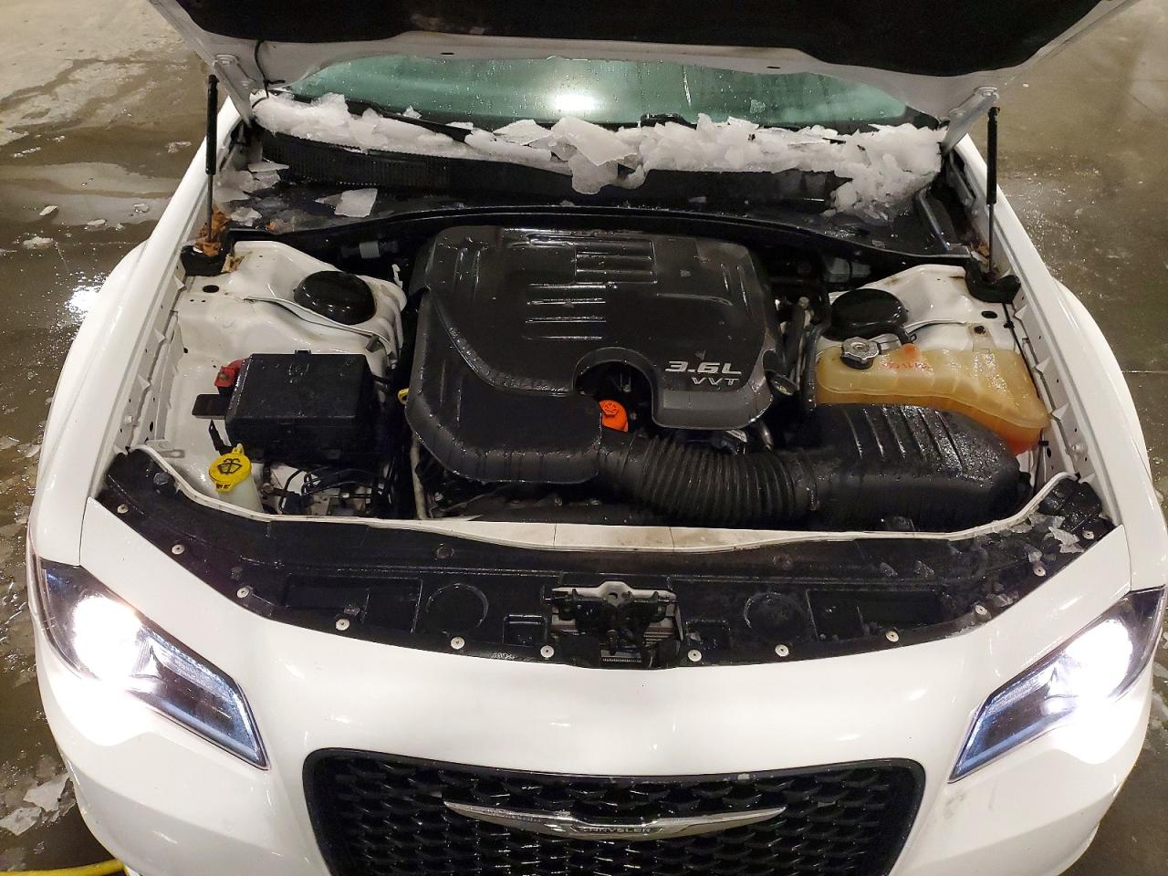 2016 CHRYSLER 300 S photo 31