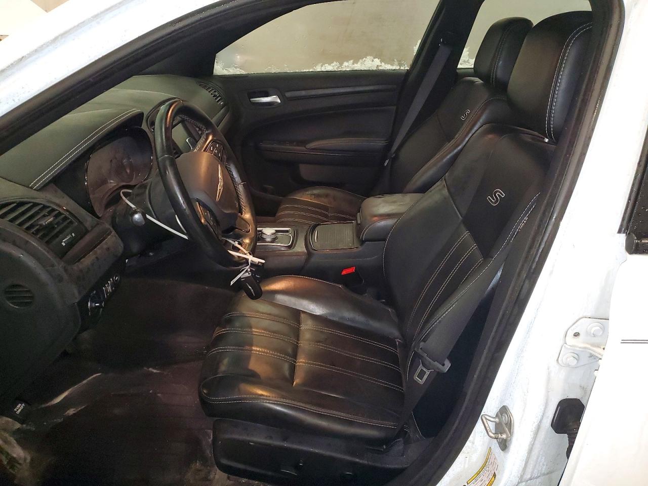 2016 CHRYSLER 300 S photo 19