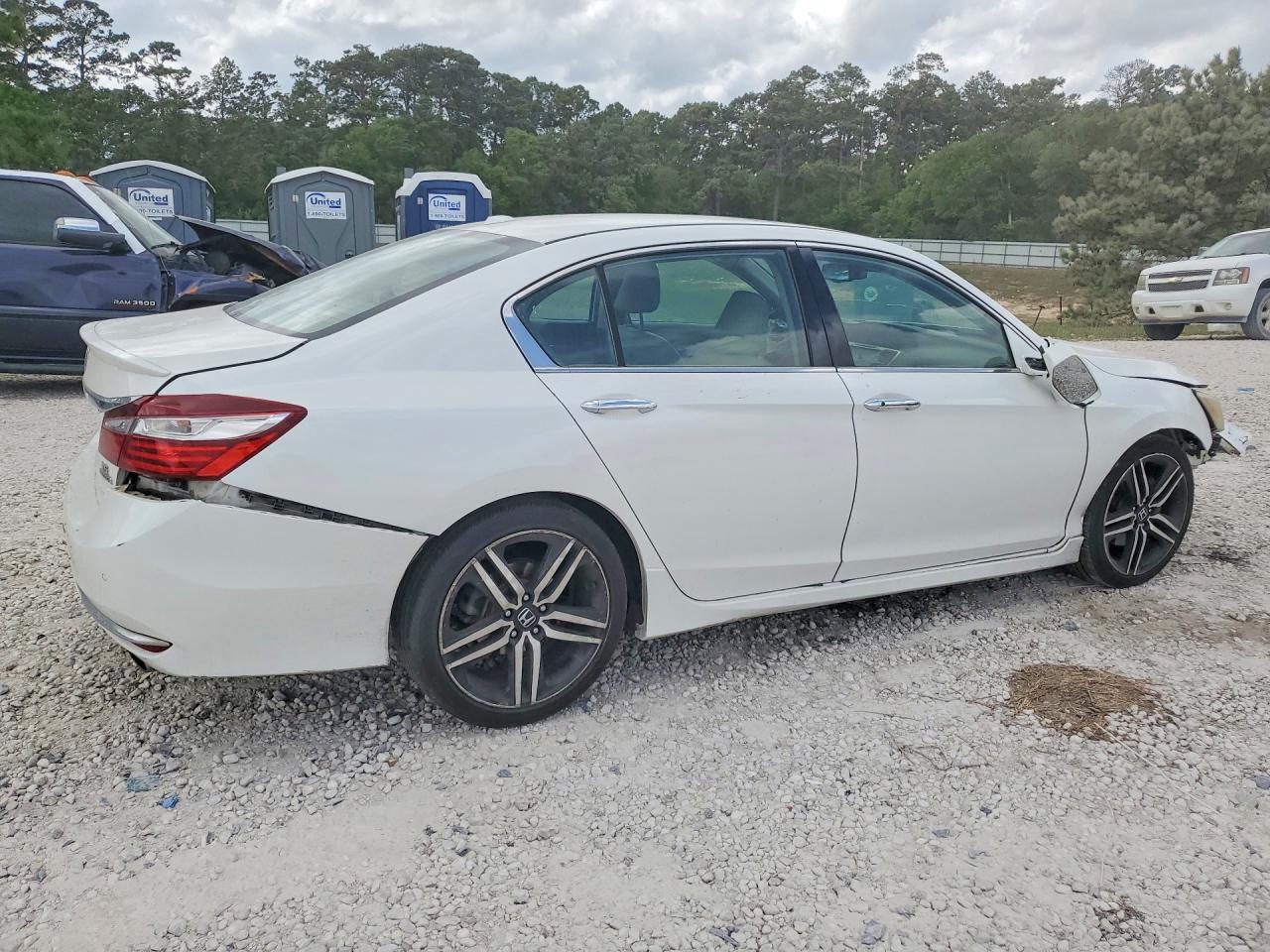 2017 HONDA ACCORD TOURING photo 7