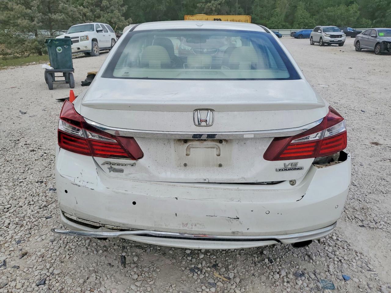 2017 HONDA ACCORD TOURING photo 16