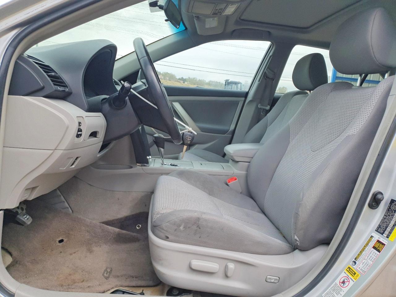 2011 TOYOTA CAMRY SE photo 13
