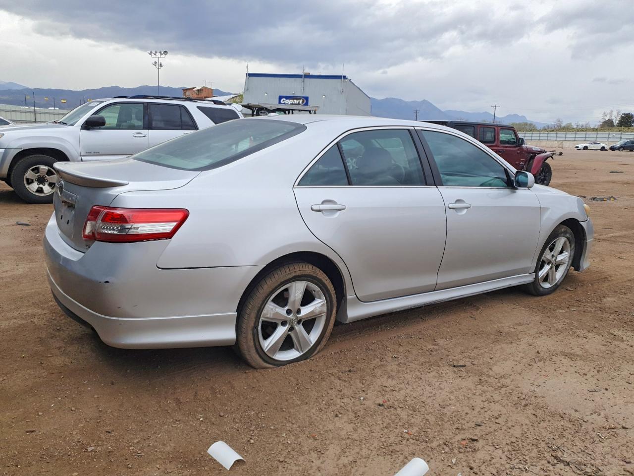 2011 TOYOTA CAMRY SE photo 5