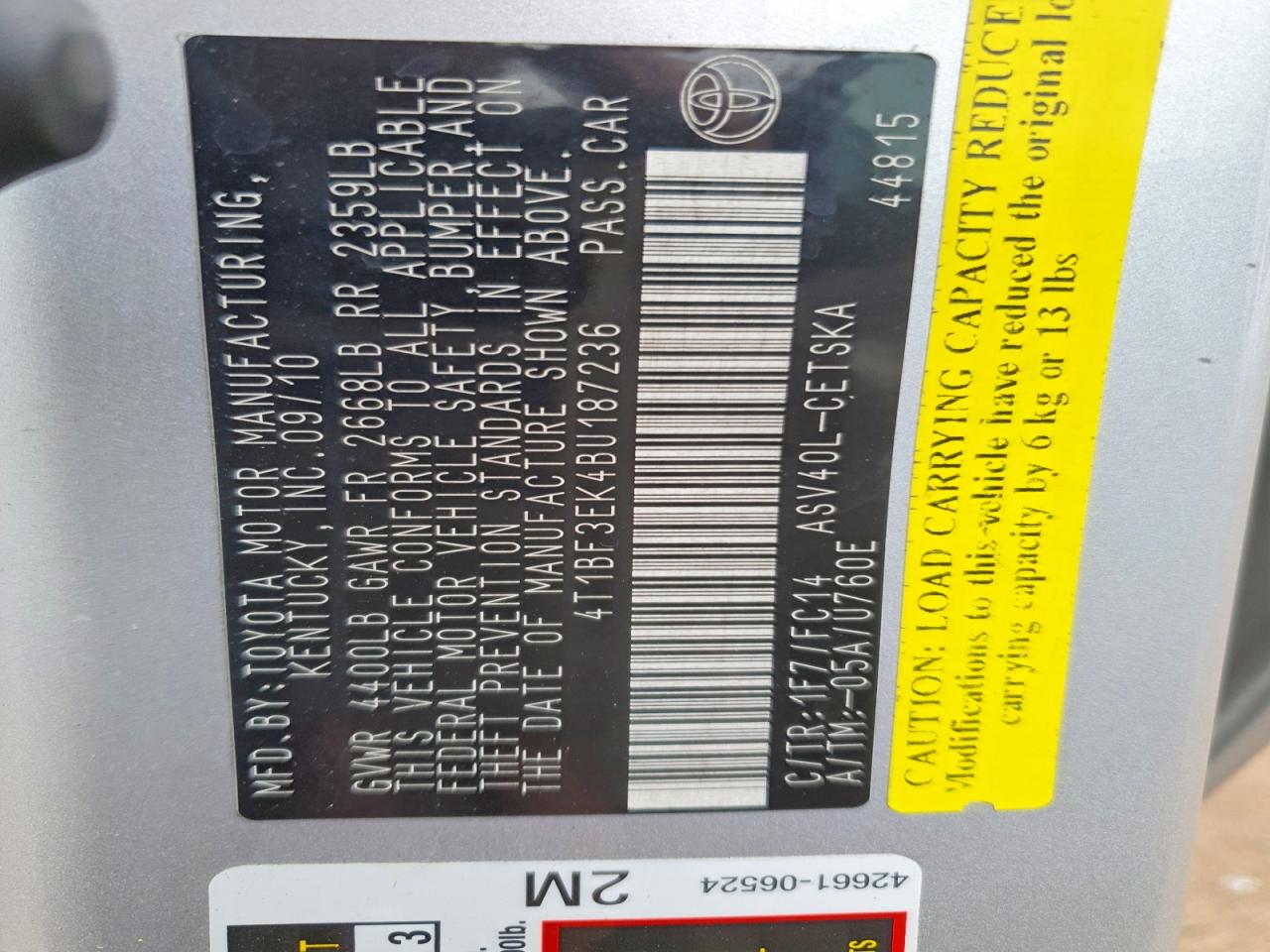 2011 TOYOTA CAMRY SE photo 23