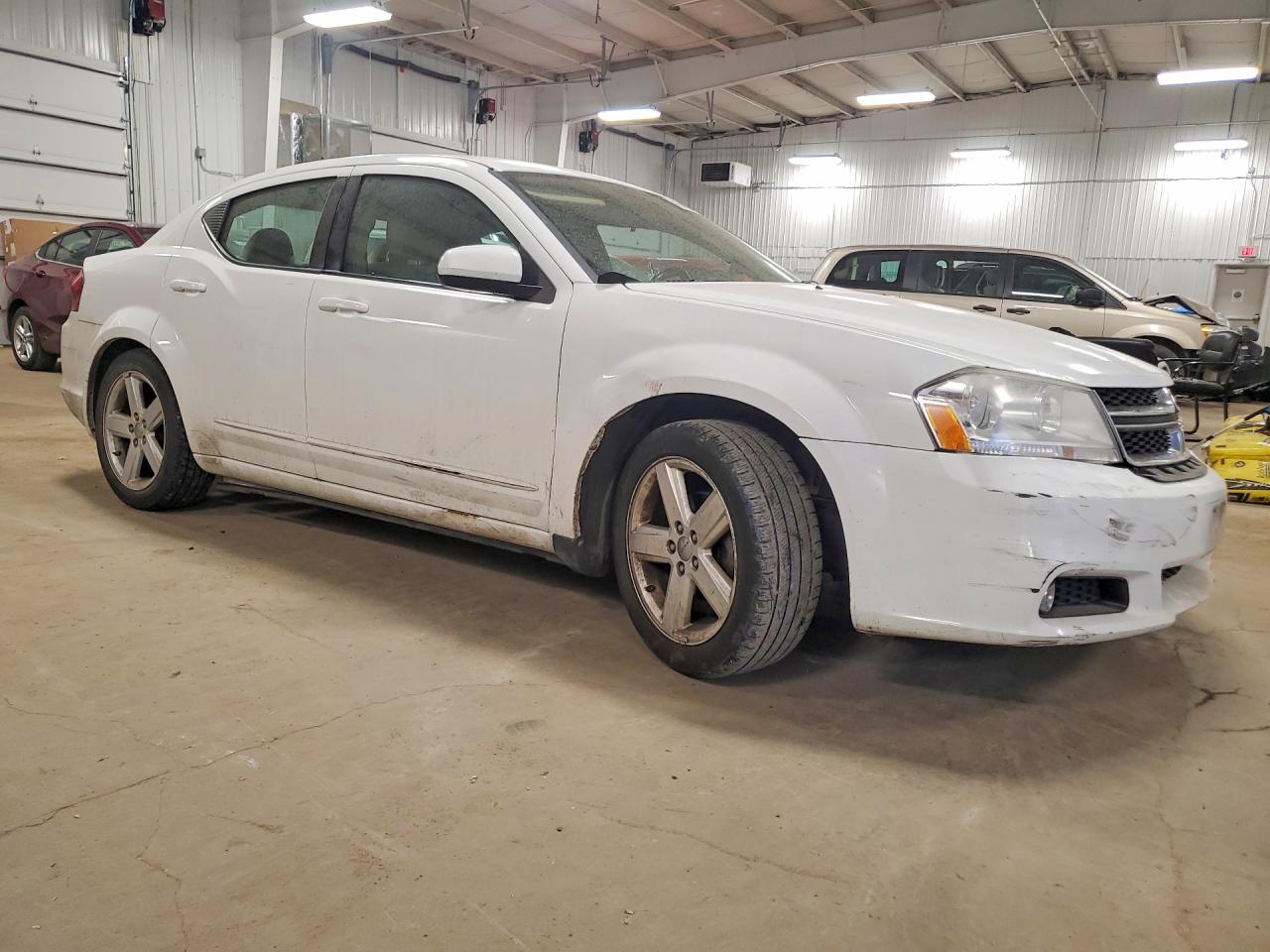 2013 DODGE AVENGER SXT photo 4