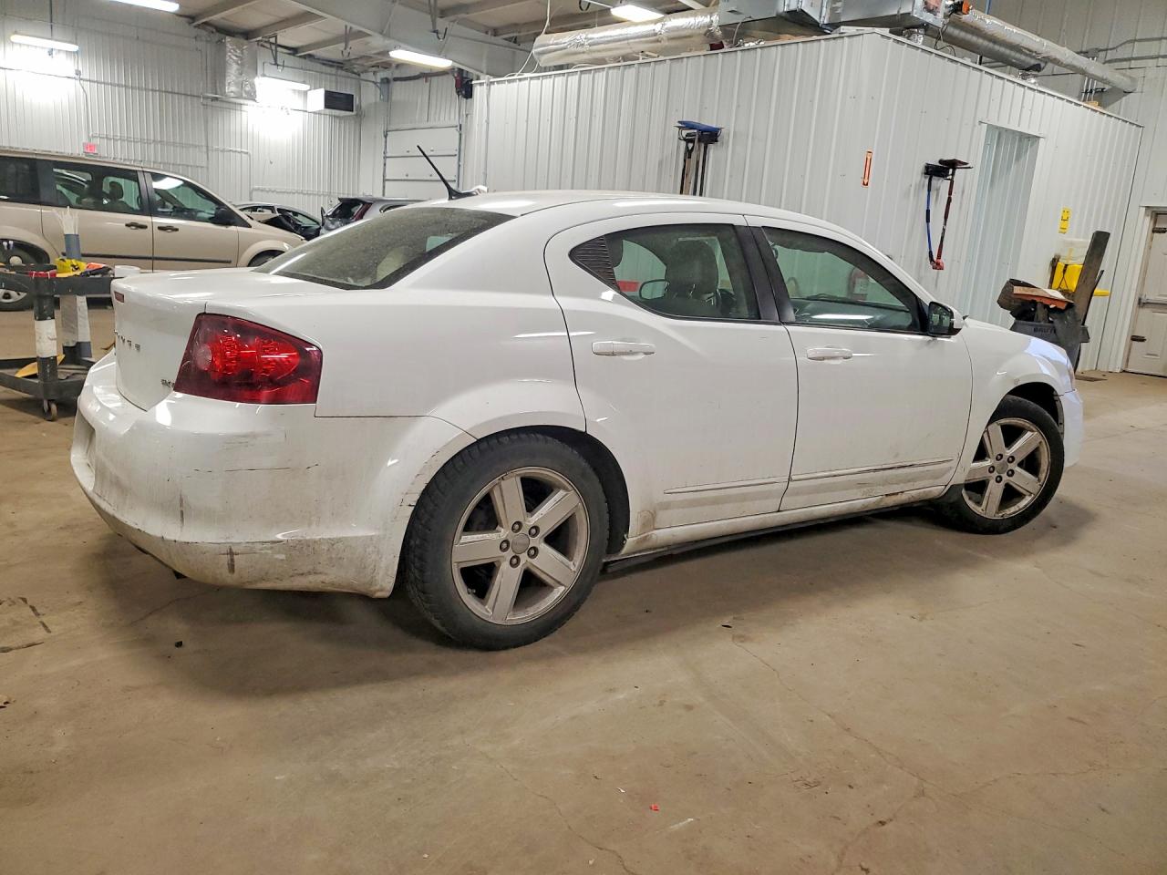 2013 DODGE AVENGER SXT photo 3