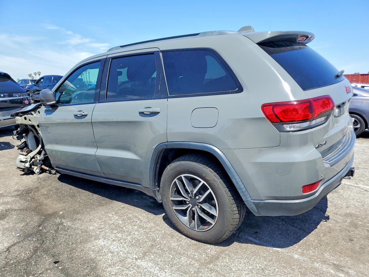 2020 JEEP GRAND CHEROKEE TRAILHAWK photo 4