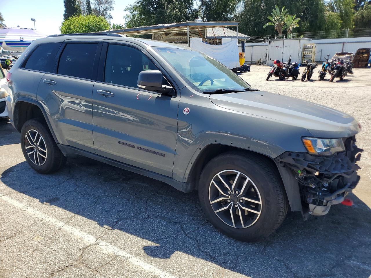2020 JEEP GRAND CHEROKEE TRAILHAWK photo 10