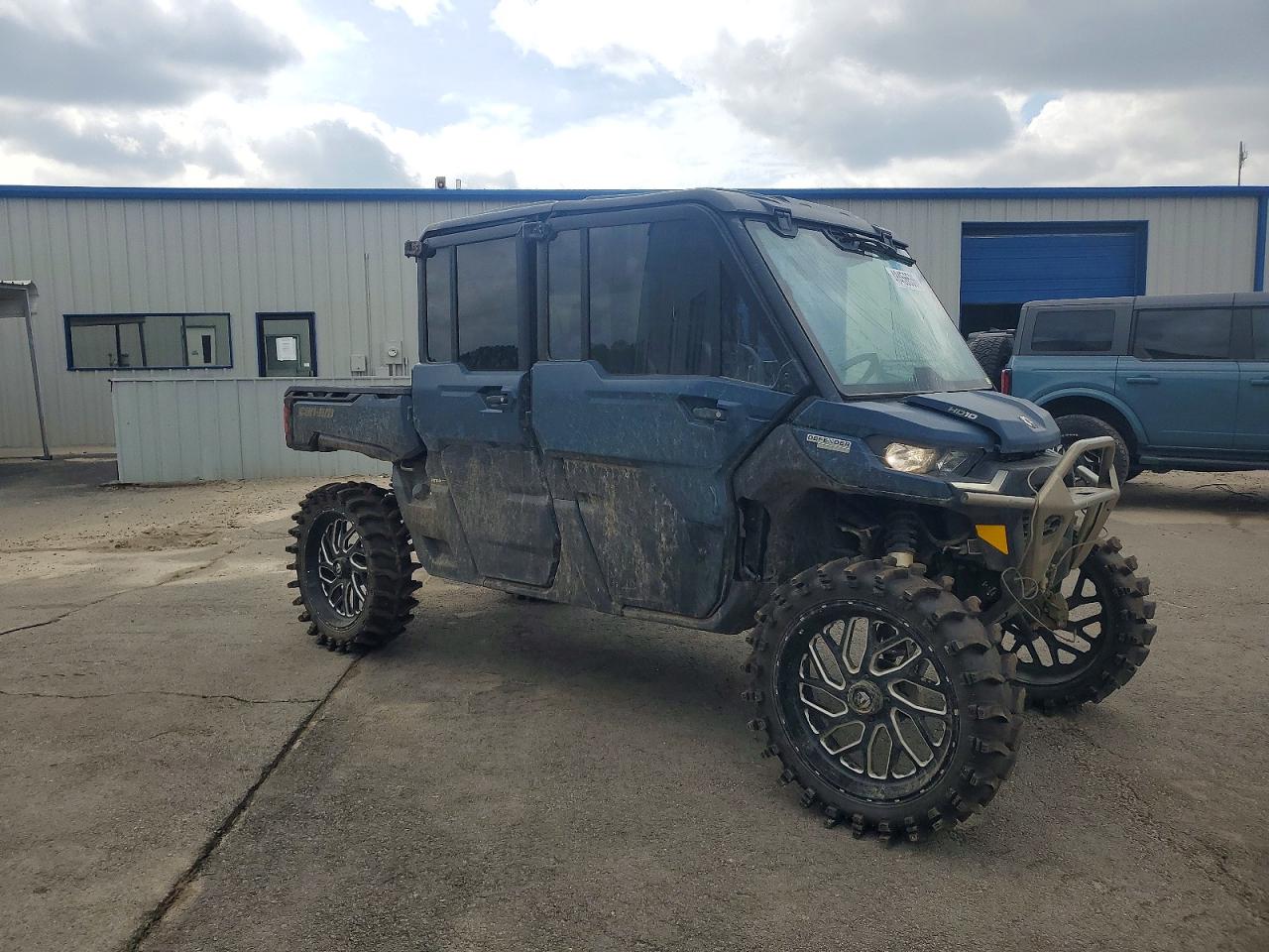 2025 CAN-AM DEFENDER