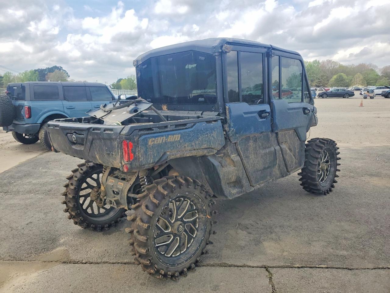 2025 CAN-AM DEFENDER UTILITY VEHICLE photo 4