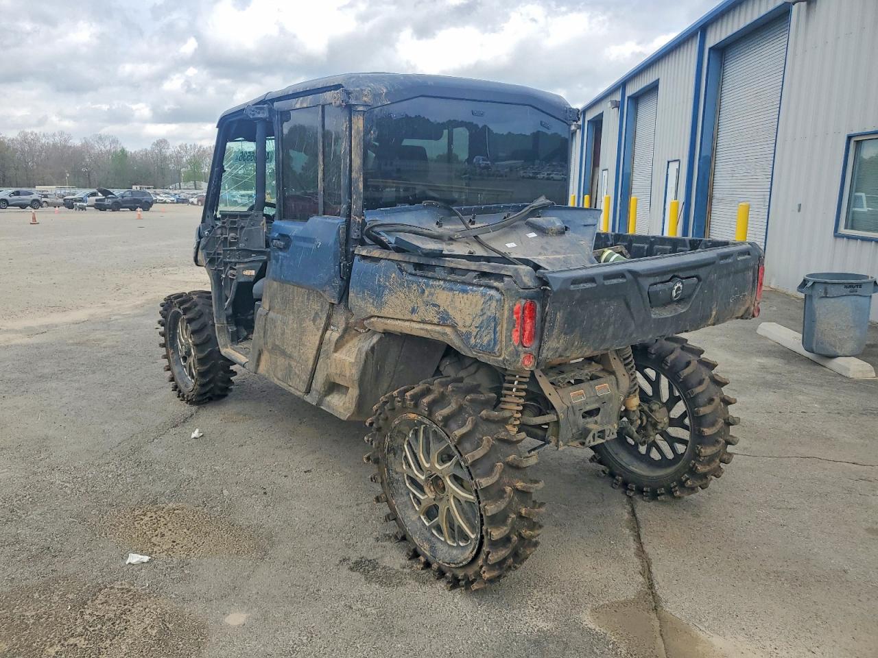 2025 CAN-AM DEFENDER UTILITY VEHICLE photo 3