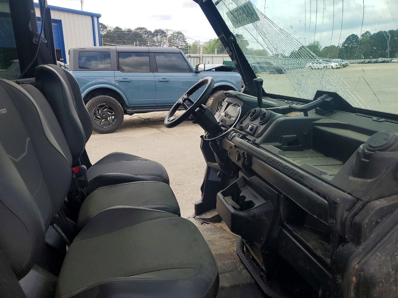 2025 CAN-AM DEFENDER UTILITY VEHICLE photo 5