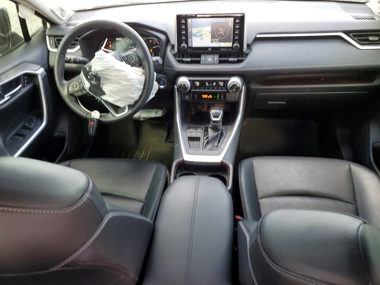 2021 TOYOTA RAV4 LIMITED photo 22
