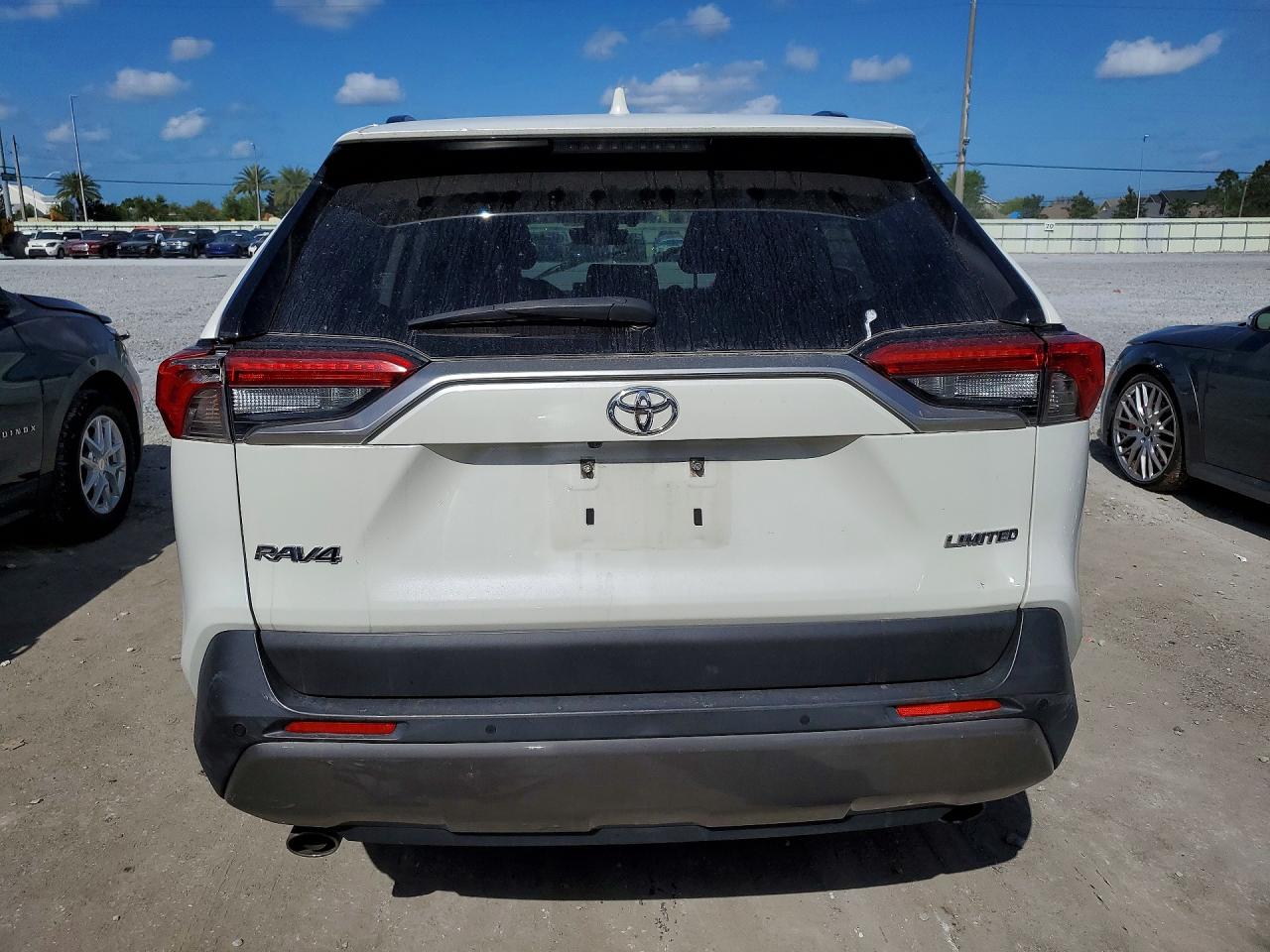 2021 TOYOTA RAV4 LIMITED photo 16