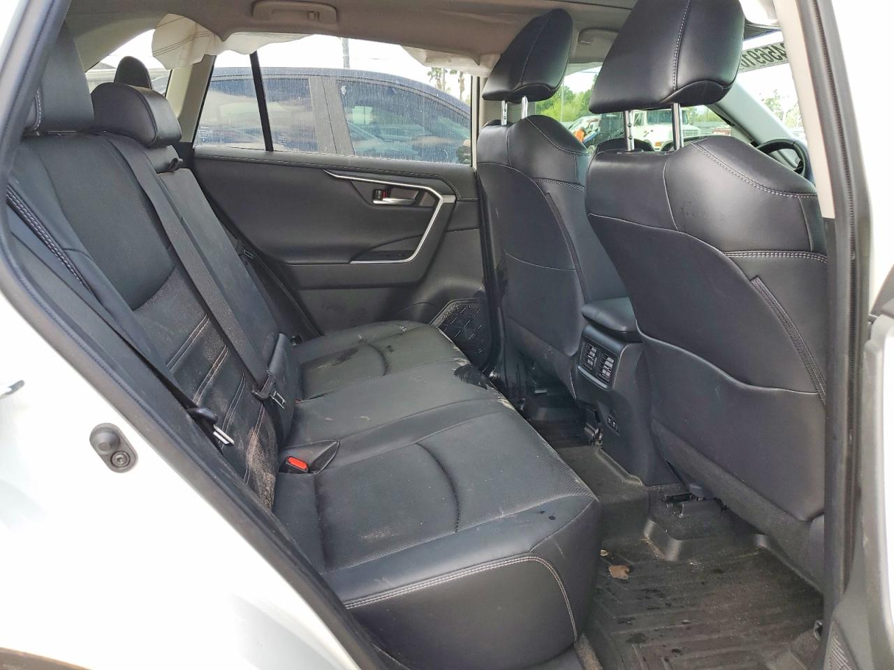 2021 TOYOTA RAV4 LIMITED photo 31