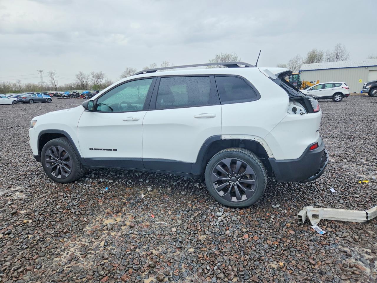 2021 JEEP CHEROKEE LATITUDE LUX photo 3
