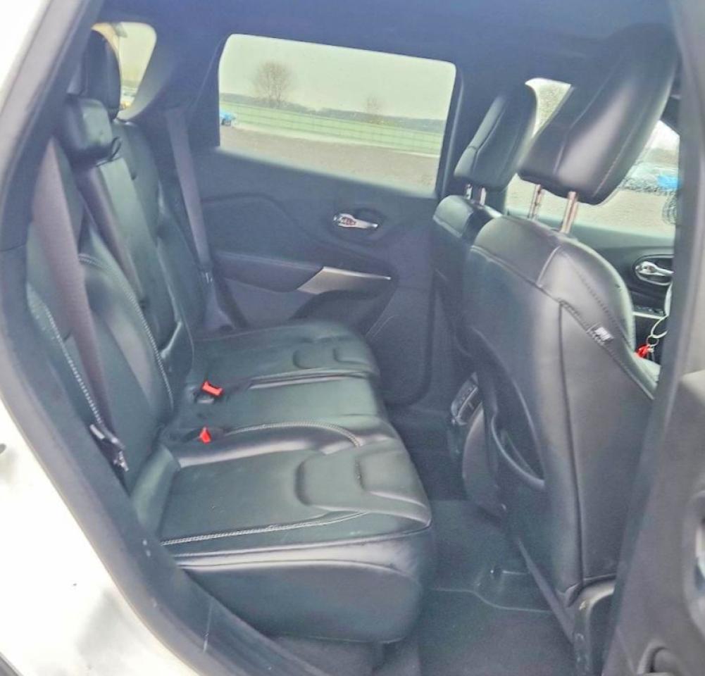 2021 JEEP CHEROKEE LATITUDE LUX photo 19