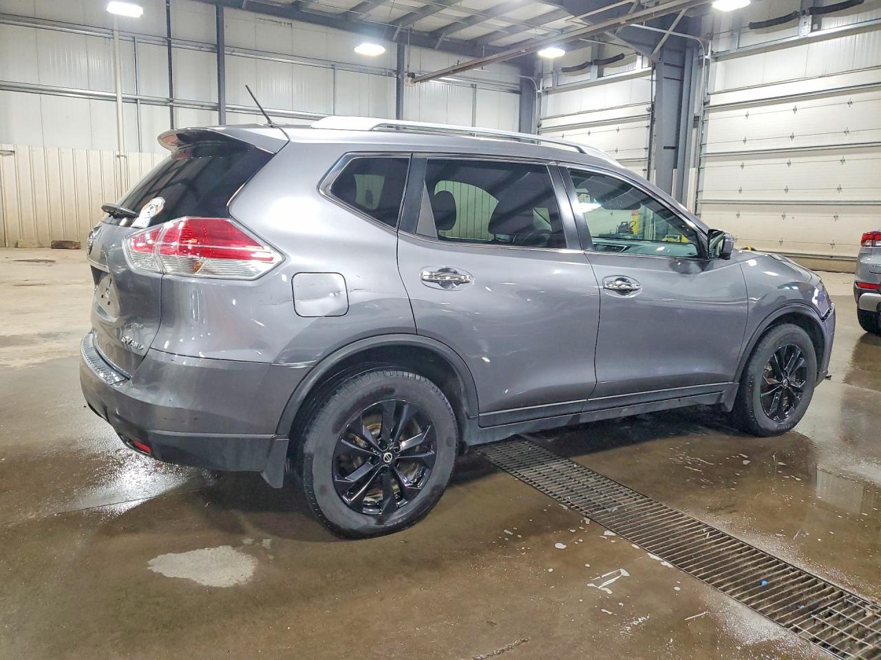 2016 NISSAN ROGUE SV photo 5