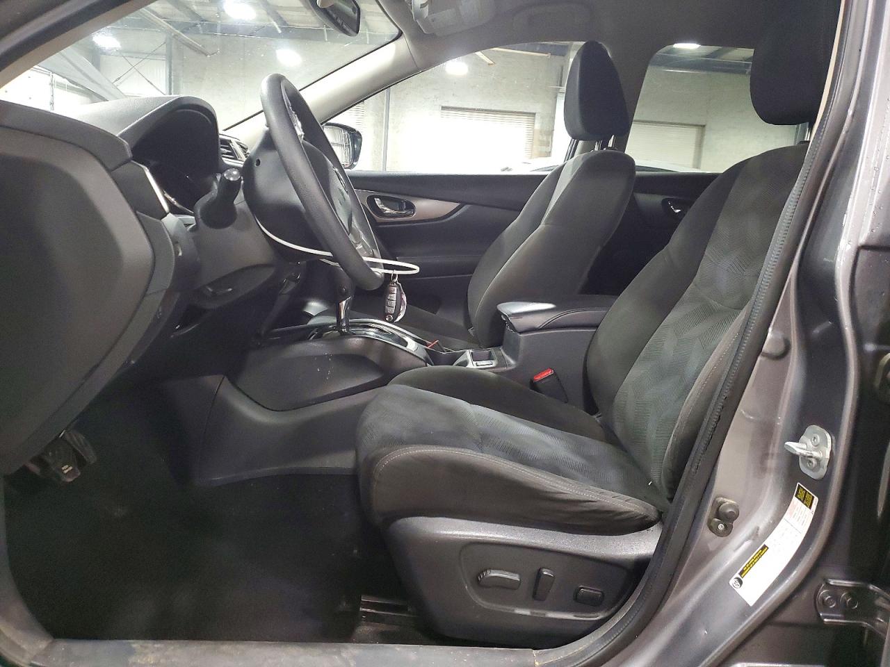 2016 NISSAN ROGUE SV photo 13