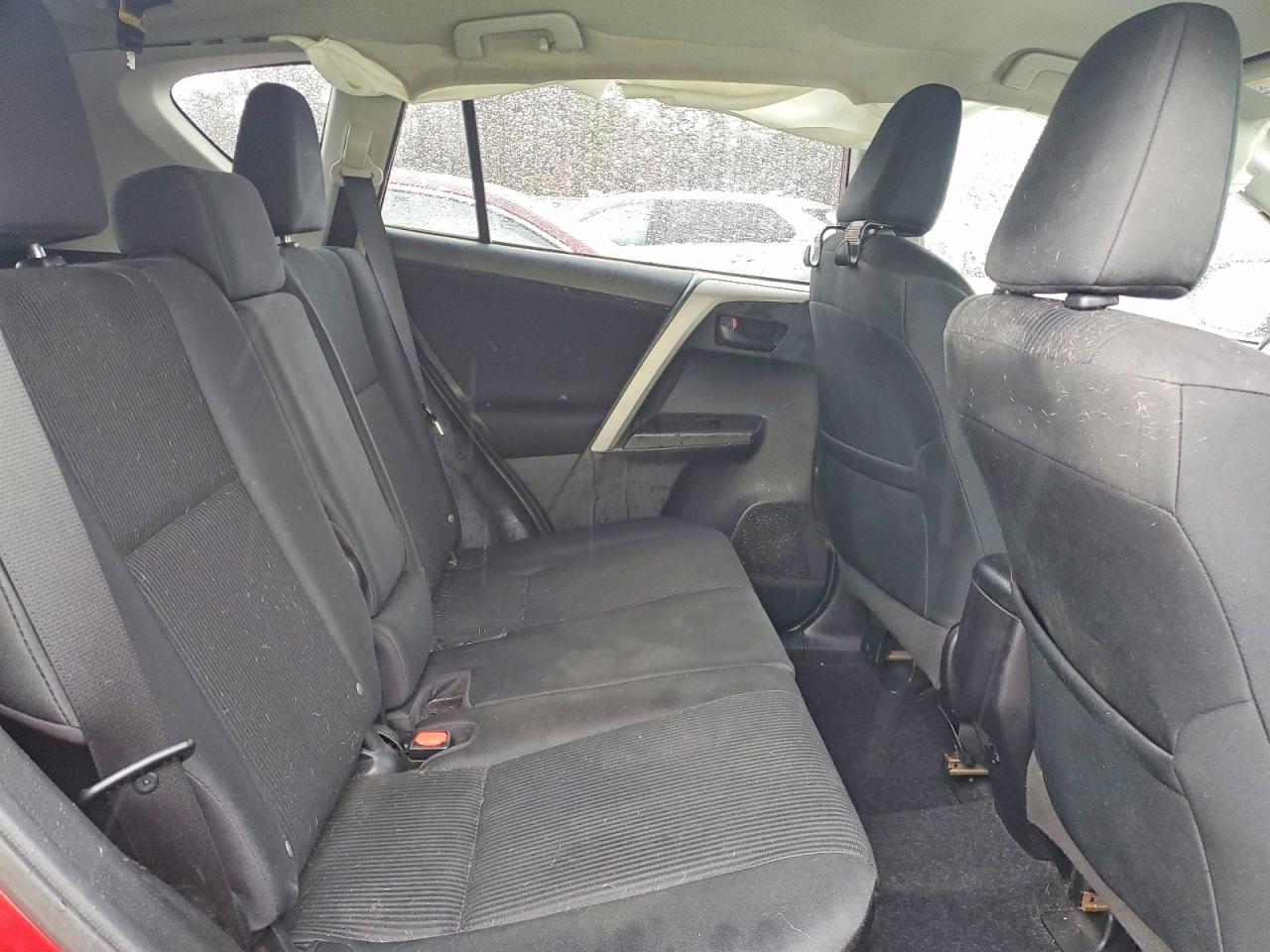 2018 TOYOTA RAV4 LE photo 31
