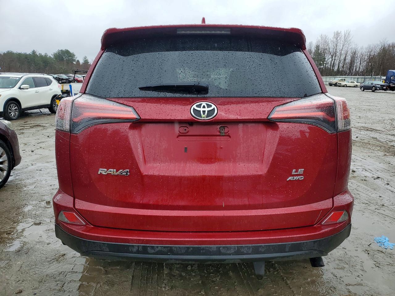 2018 TOYOTA RAV4 LE photo 16