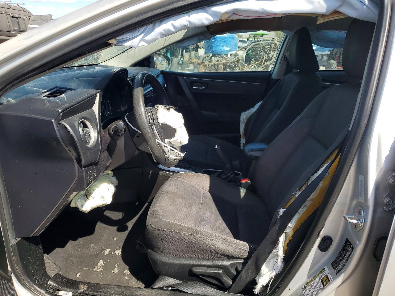 2019 TOYOTA COROLLA LE photo 19
