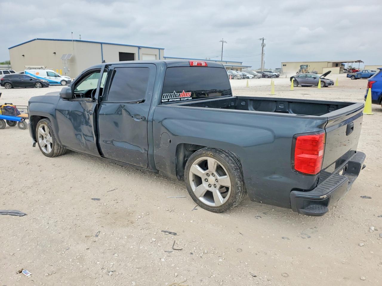 2018 CHEVROLET SILVERADO C1500 LT photo 3