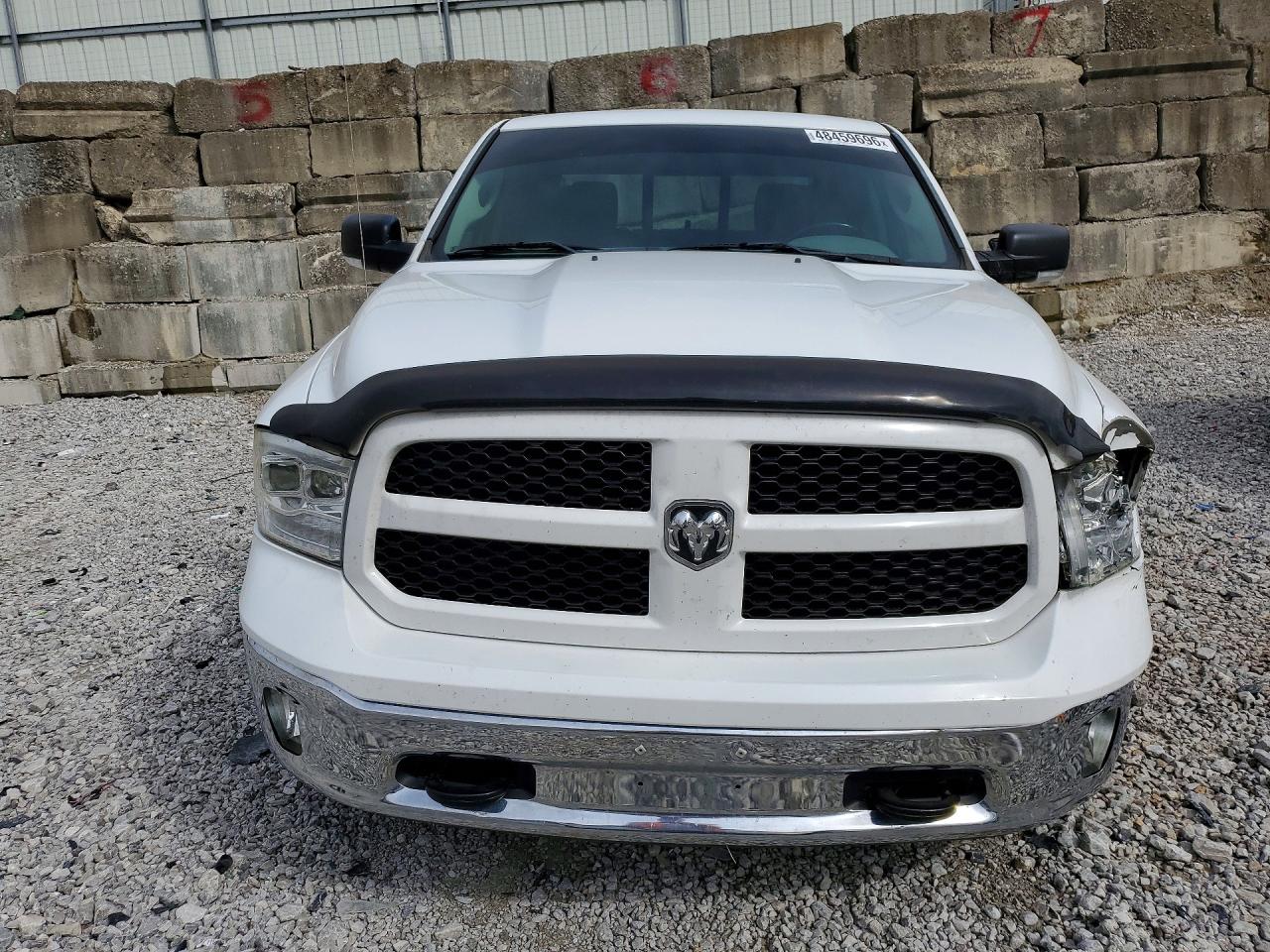 2016 RAM 1500 SLT photo 9