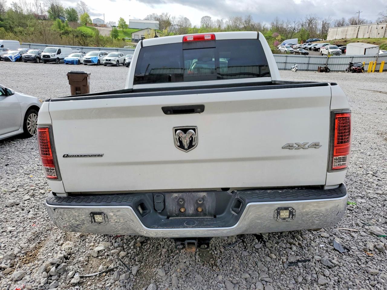 2016 RAM 1500 SLT photo 11