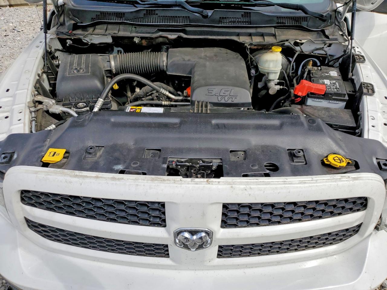 2016 RAM 1500 SLT photo 21