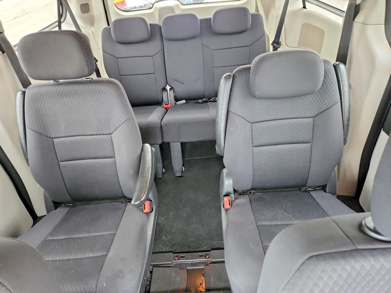 2010 DODGE GRAND CARAVAN HERO photo 10