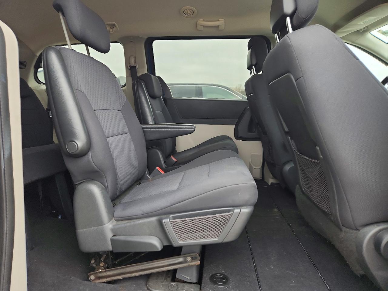2010 DODGE GRAND CARAVAN HERO photo 11