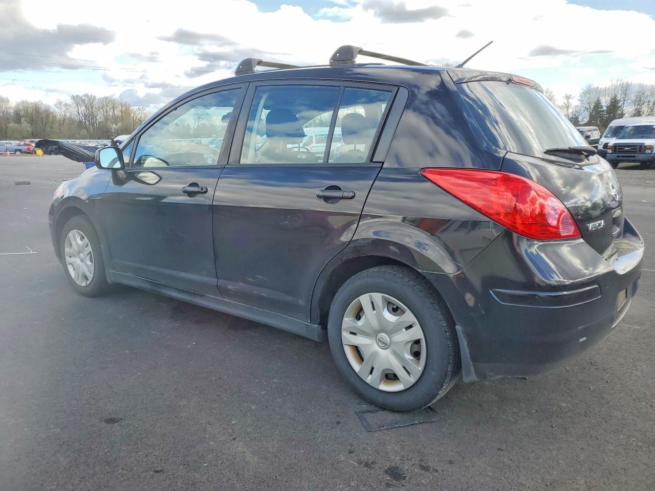 2011 NISSAN VERSA 1.8 S photo 2