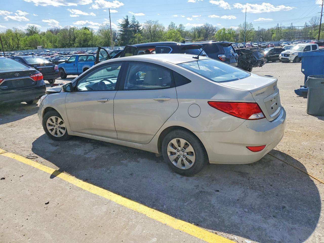 2016 HYUNDAI ACCENT SE photo 3
