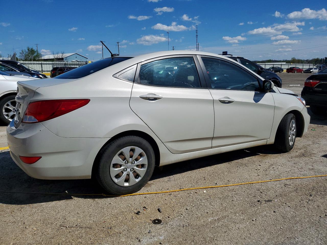 2016 HYUNDAI ACCENT SE photo 5