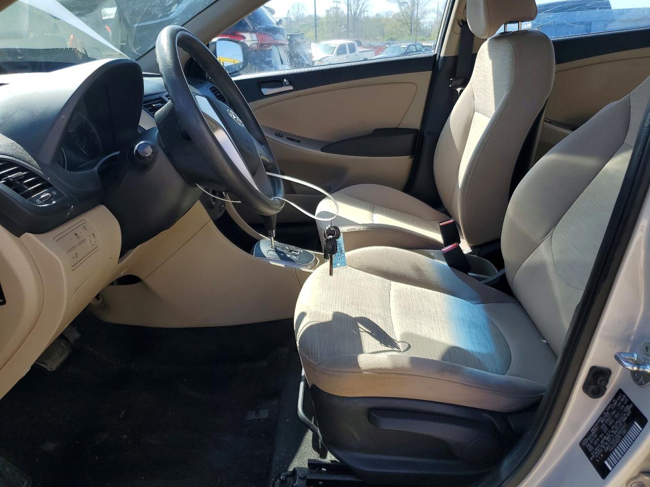 2016 HYUNDAI ACCENT SE photo 13