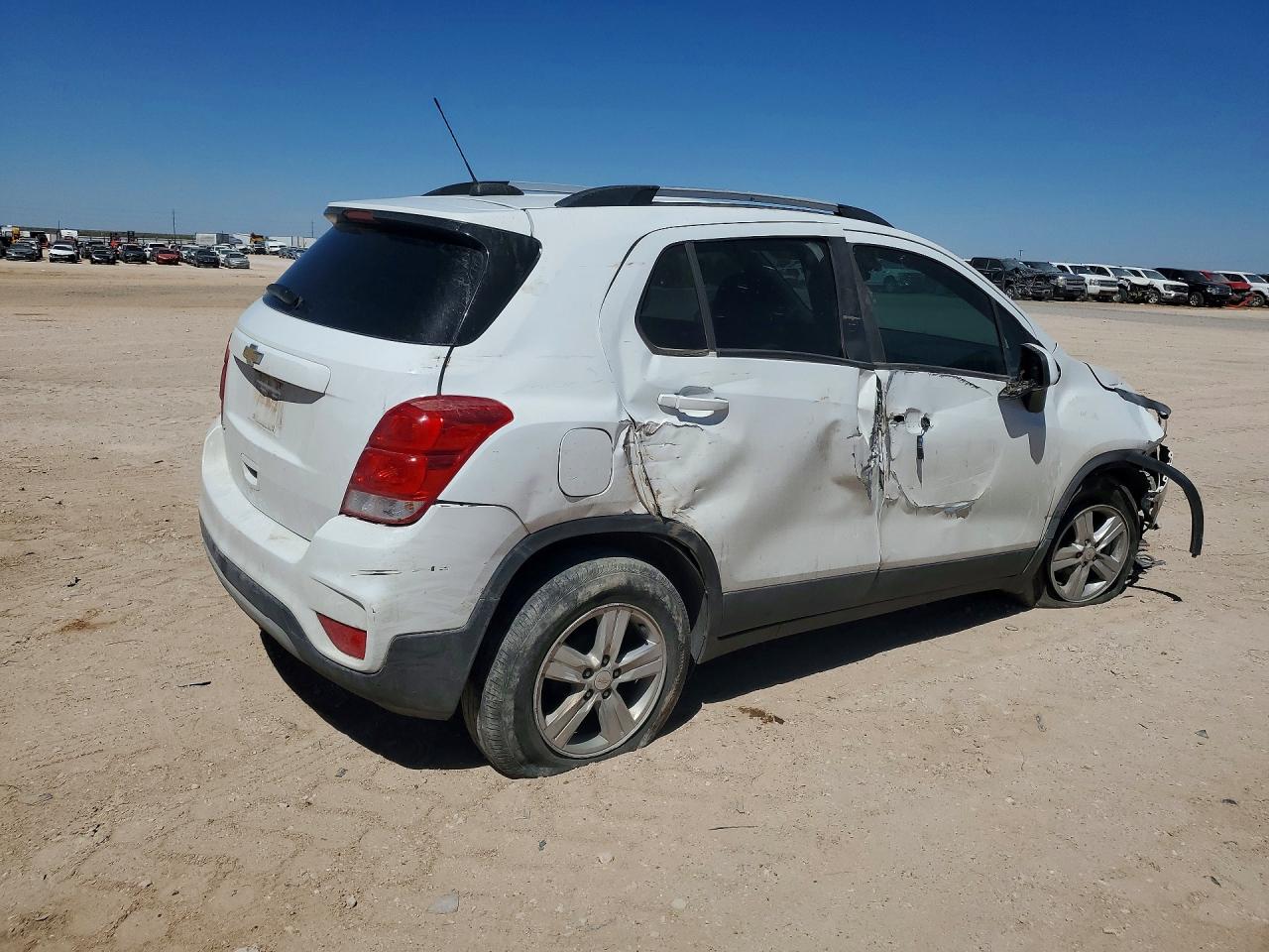 2021 CHEVROLET TRAX 1LT photo 5