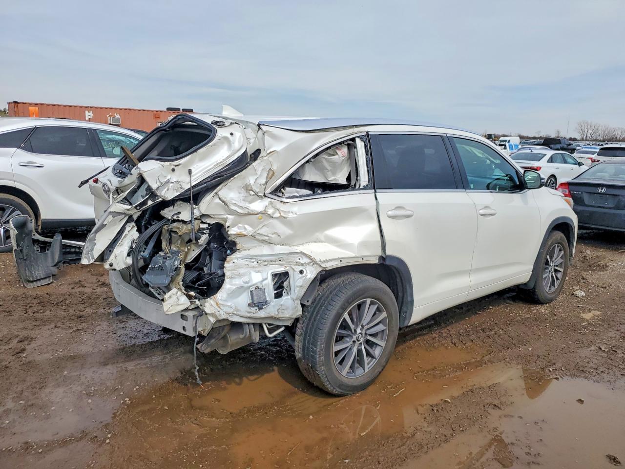 2017 TOYOTA HIGHLANDER XLE photo 5
