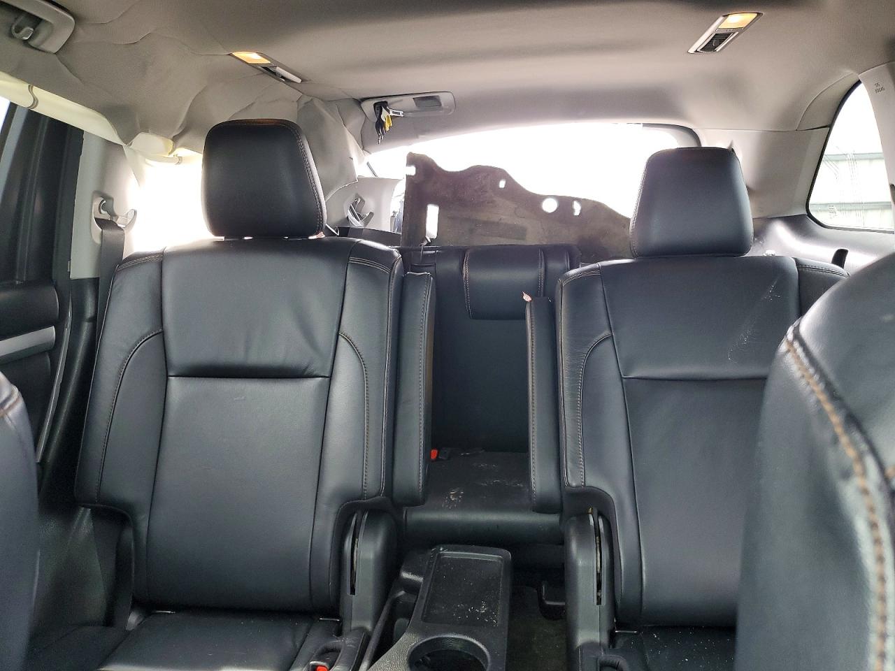 2017 TOYOTA HIGHLANDER XLE photo 19