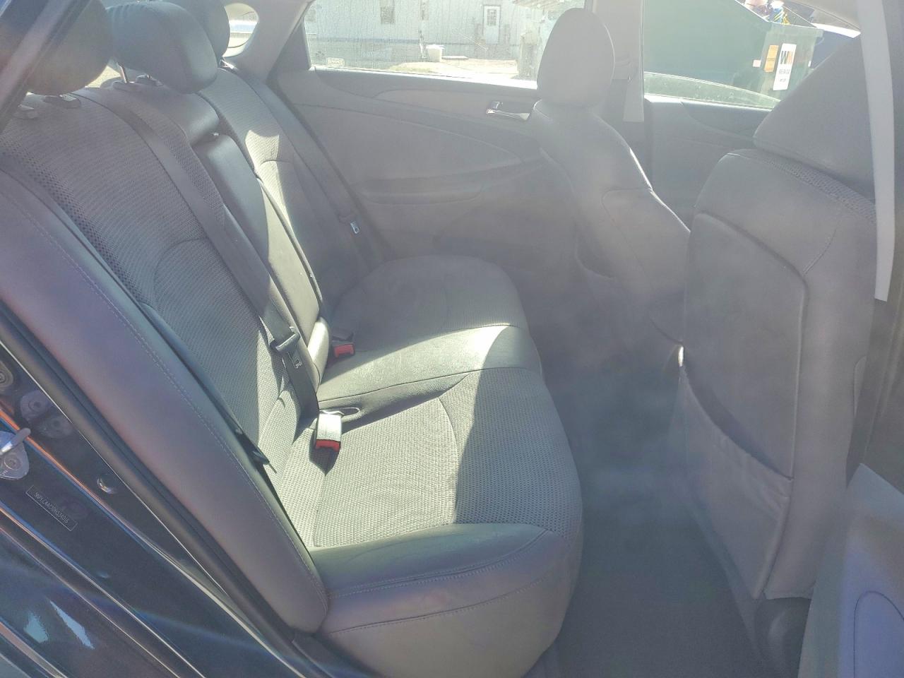 2013 HYUNDAI SONATA SE photo 28