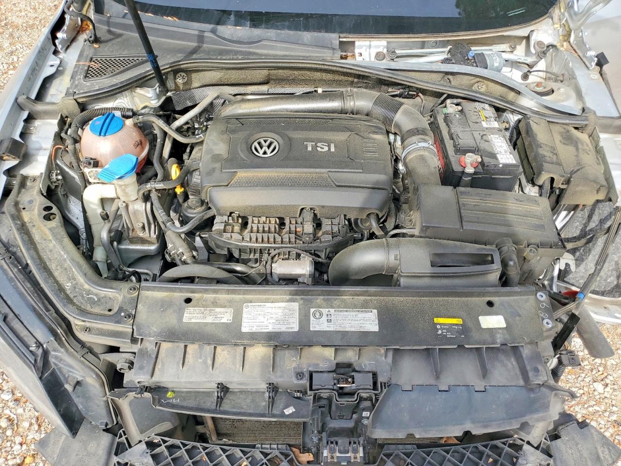 2017 VOLKSWAGEN PASSAT photo 21