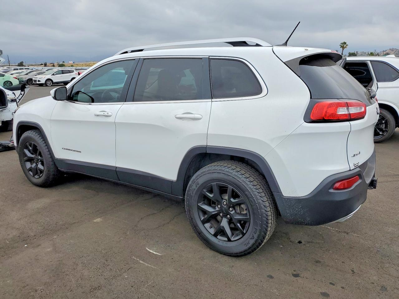 2015 JEEP CHEROKEE LIMITED photo 2