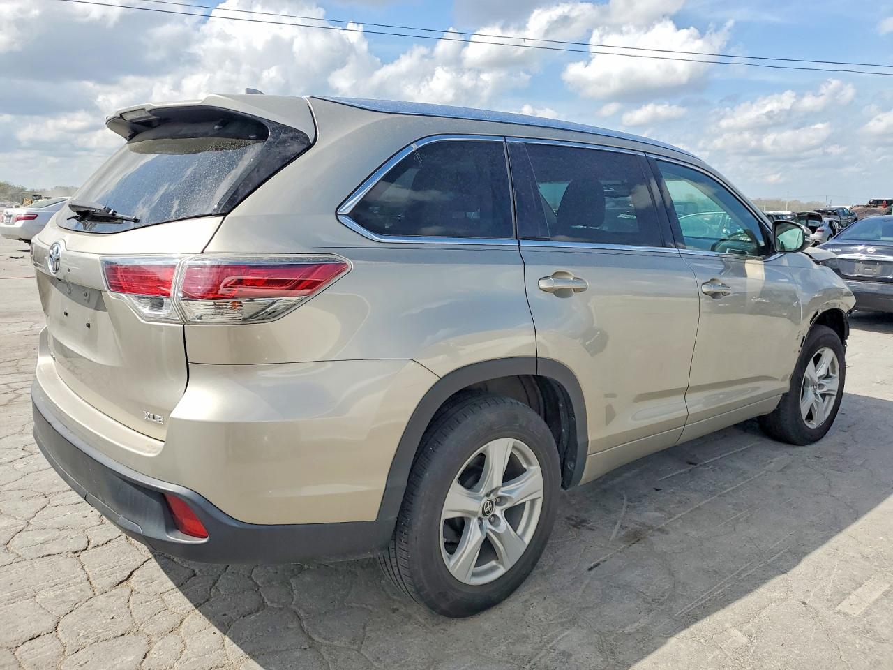 2014 TOYOTA HIGHLANDER XLE photo 5