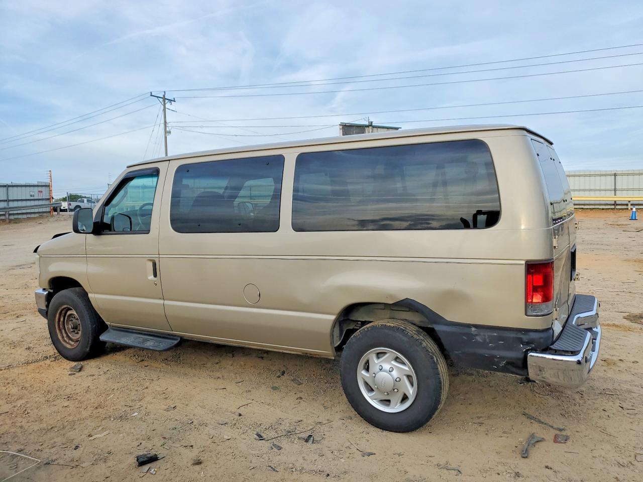 2008 FORD ECONOLINE E350 SUPER DUTY WAGON photo 4